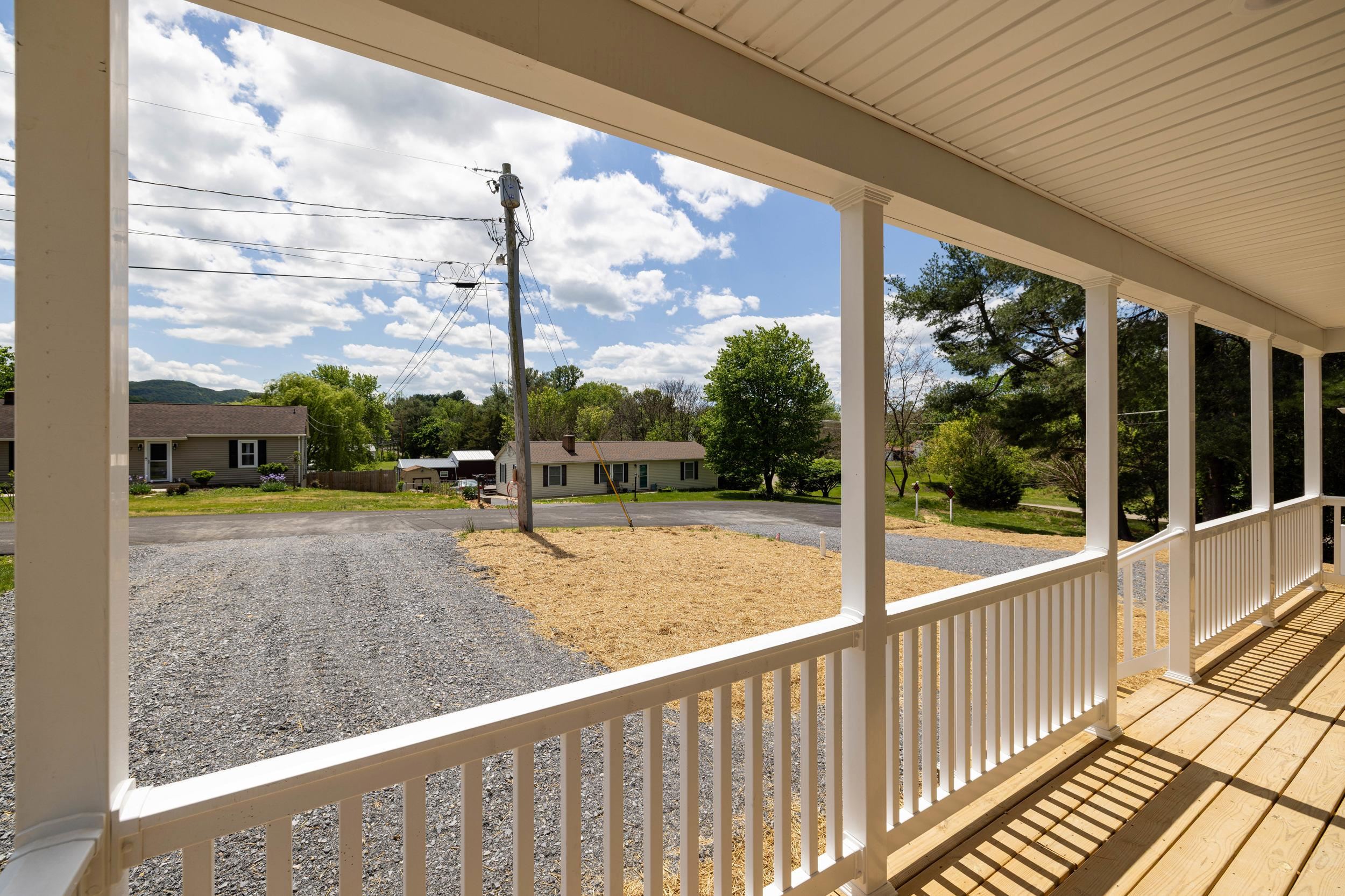 340 W FAIRFAX AVE, ELKTON, Virginia 22827, 3 Bedrooms Bedrooms, ,2 BathroomsBathrooms,Residential,340 W FAIRFAX AVE,676620 MLS # 676620