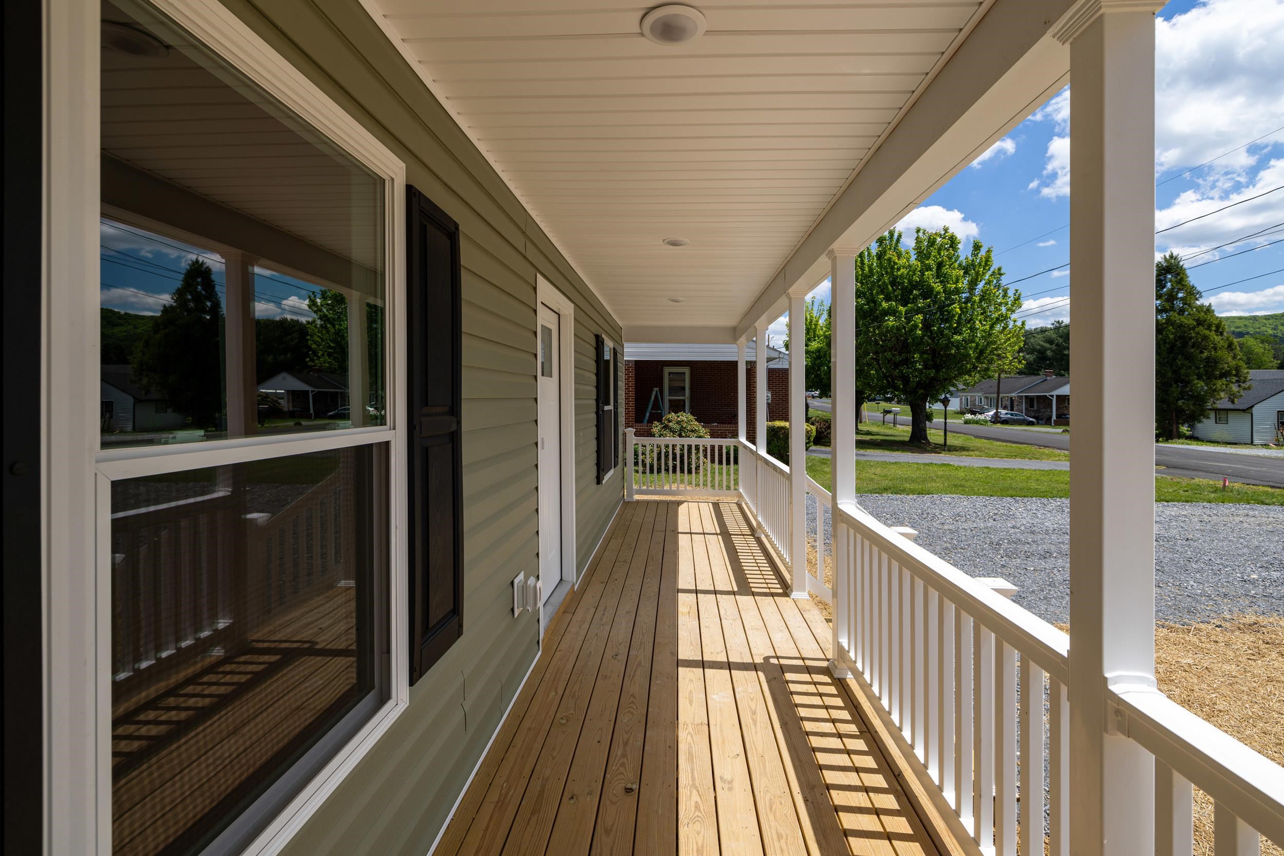 340 W FAIRFAX AVE, ELKTON, Virginia 22827, 3 Bedrooms Bedrooms, ,2 BathroomsBathrooms,Residential,340 W FAIRFAX AVE,676620 MLS # 676620