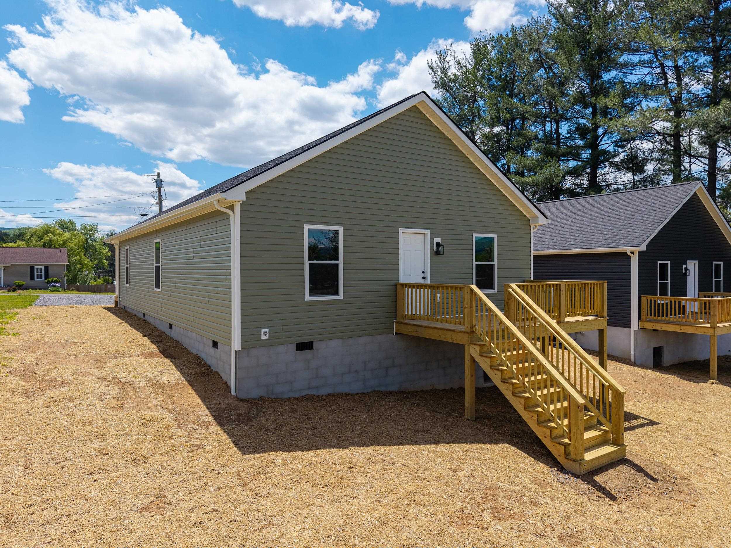 340 W FAIRFAX AVE, ELKTON, Virginia 22827, 3 Bedrooms Bedrooms, ,2 BathroomsBathrooms,Residential,340 W FAIRFAX AVE,676620 MLS # 676620