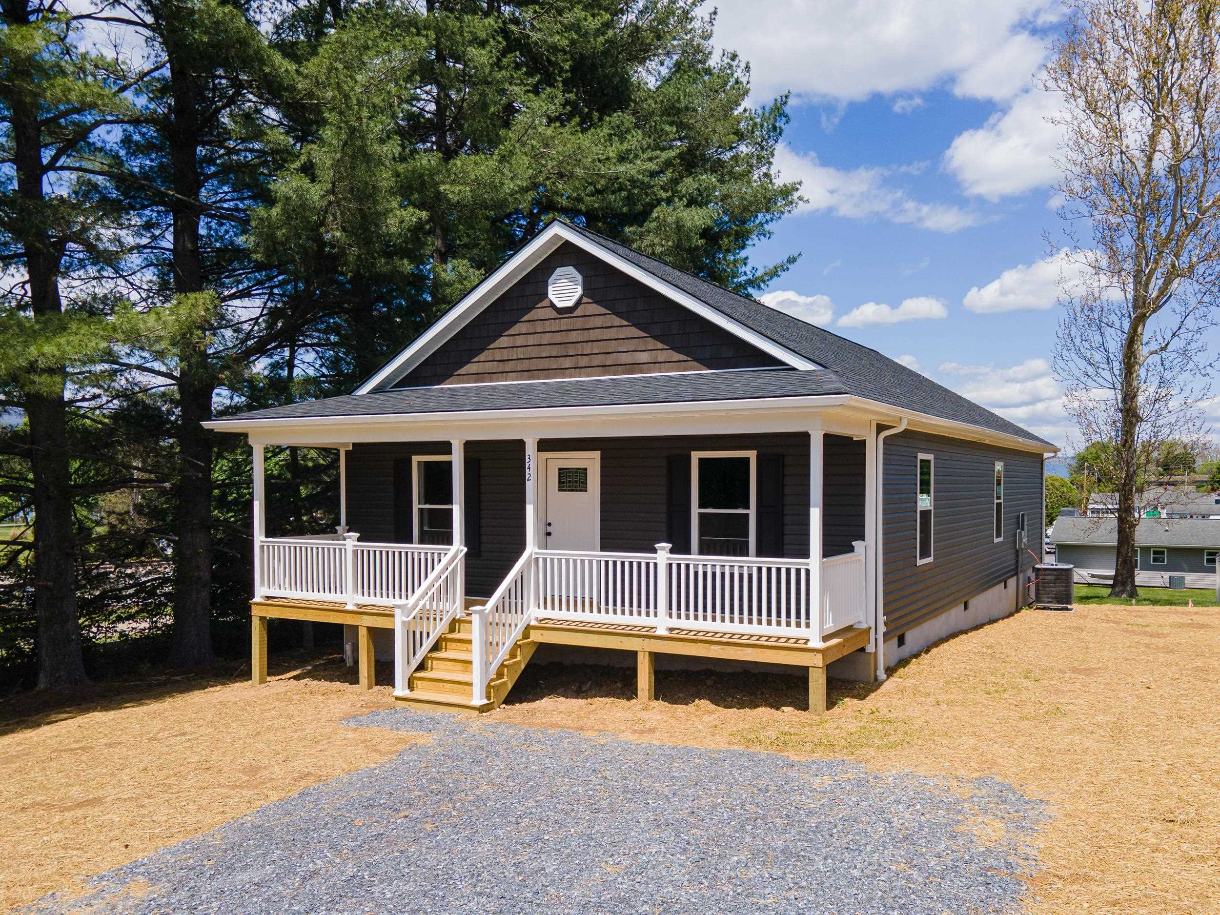 342 W FAIRFAX AVE, ELKTON, Virginia 22827, 3 Bedrooms Bedrooms, ,2 BathroomsBathrooms,Residential,342 W FAIRFAX AVE,676621 MLS # 676621