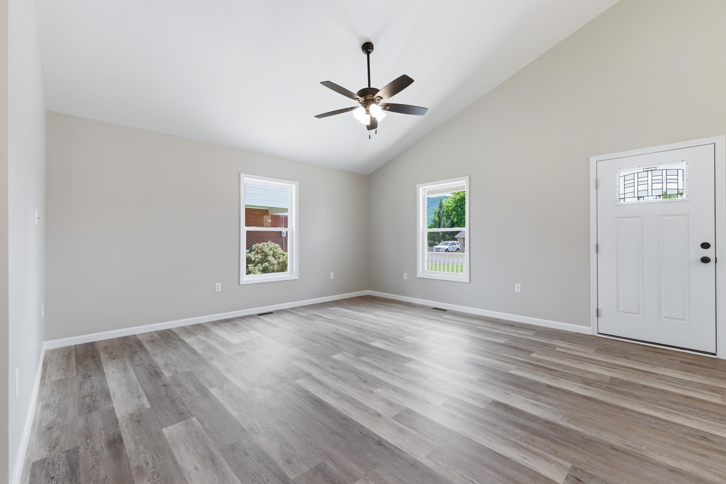 342 W FAIRFAX AVE, ELKTON, Virginia 22827, 3 Bedrooms Bedrooms, ,2 BathroomsBathrooms,Residential,342 W FAIRFAX AVE,676621 MLS # 676621