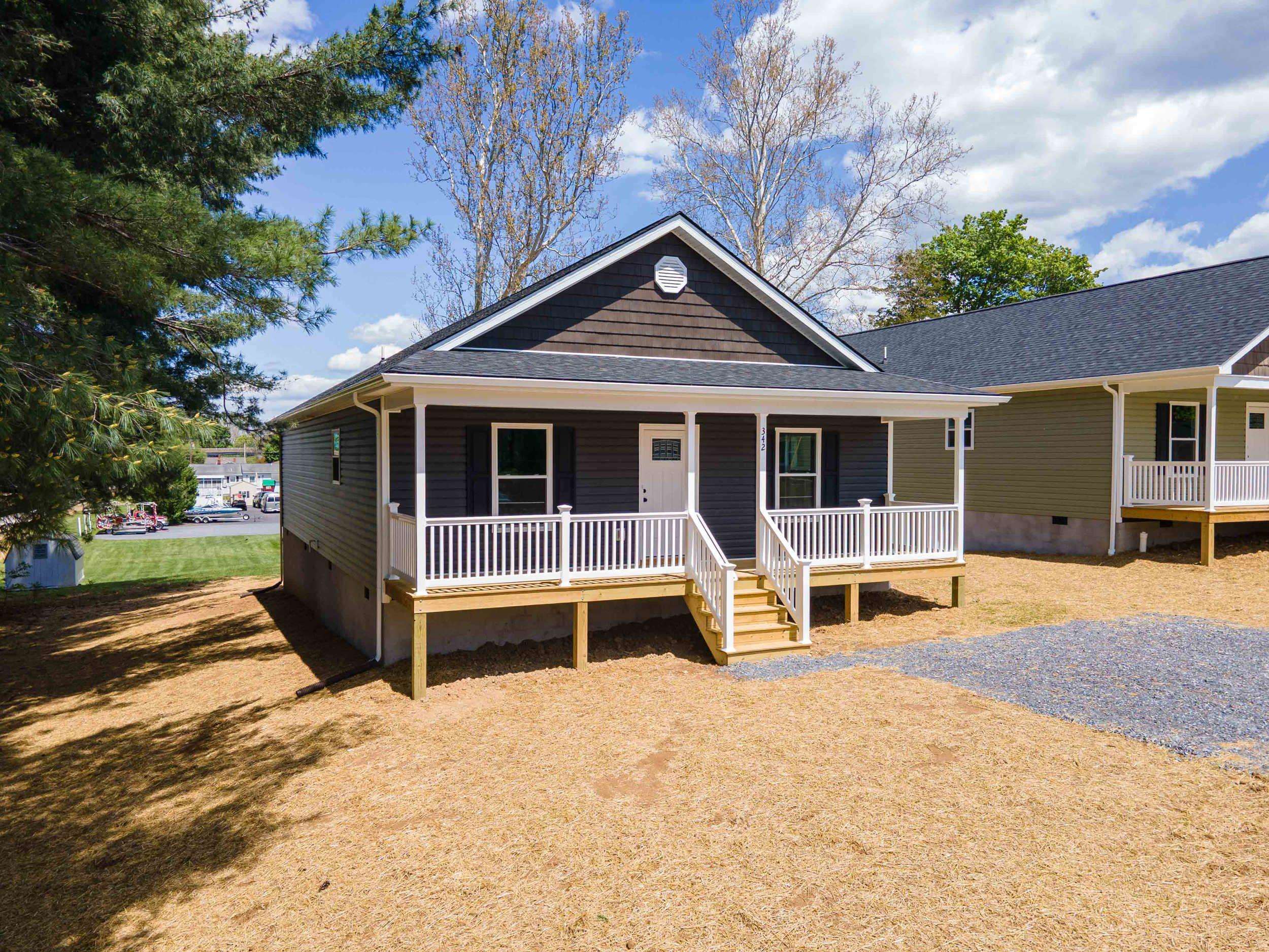 342 W FAIRFAX AVE, ELKTON, Virginia 22827, 3 Bedrooms Bedrooms, ,2 BathroomsBathrooms,Residential,342 W FAIRFAX AVE,676621 MLS # 676621