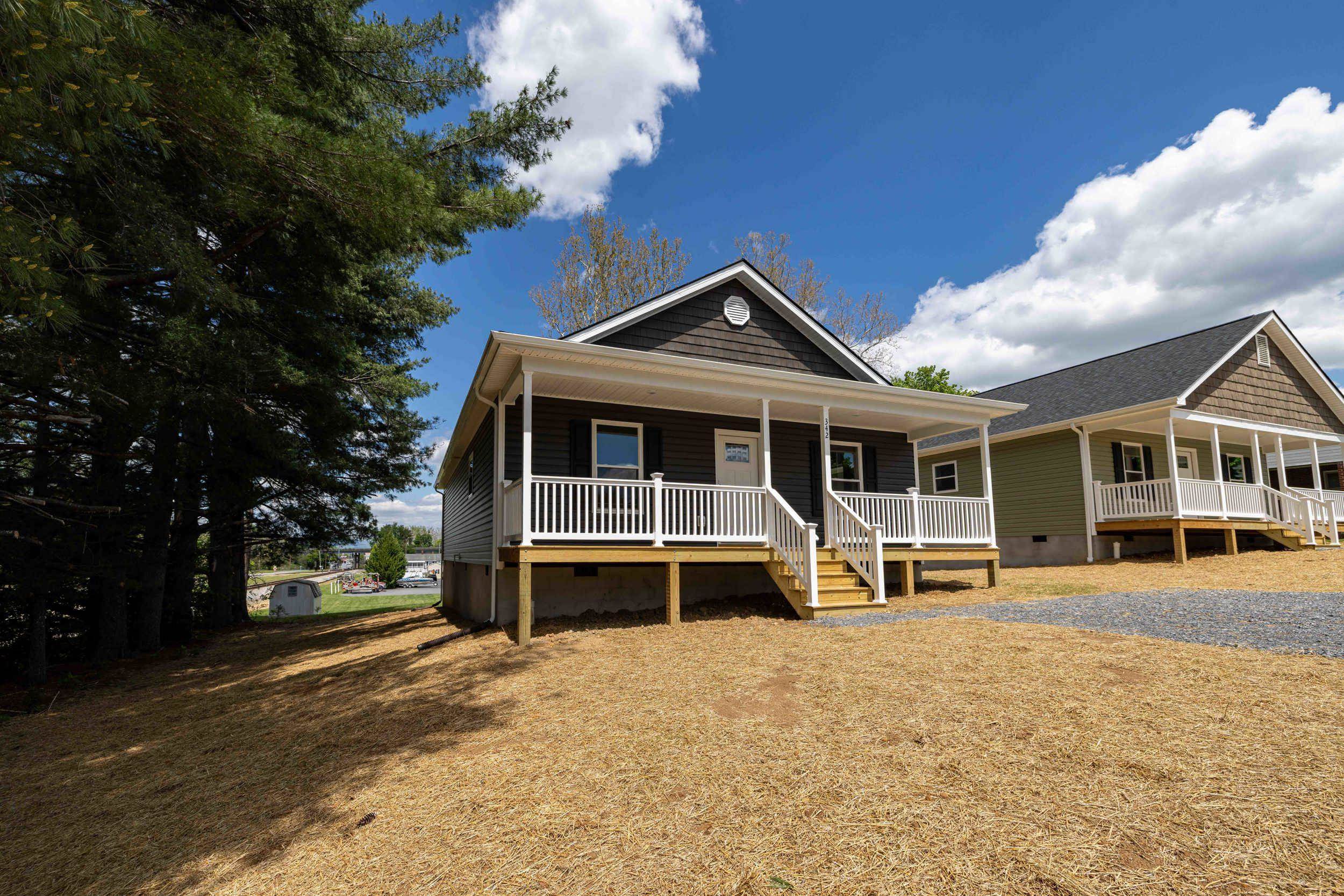 342 W FAIRFAX AVE, ELKTON, Virginia 22827, 3 Bedrooms Bedrooms, ,2 BathroomsBathrooms,Residential,342 W FAIRFAX AVE,676621 MLS # 676621