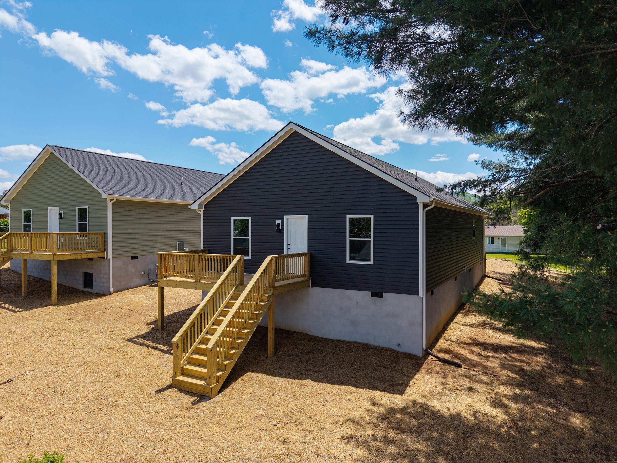 342 W FAIRFAX AVE, ELKTON, Virginia 22827, 3 Bedrooms Bedrooms, ,2 BathroomsBathrooms,Residential,342 W FAIRFAX AVE,676621 MLS # 676621