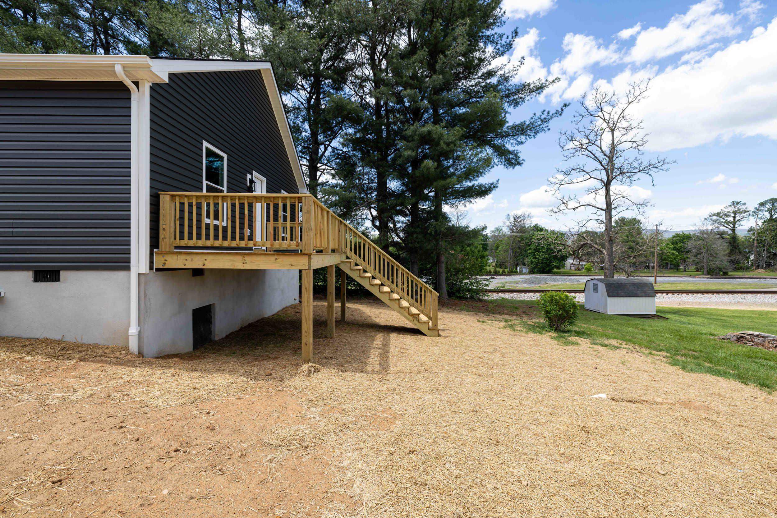 342 W FAIRFAX AVE, ELKTON, Virginia 22827, 3 Bedrooms Bedrooms, ,2 BathroomsBathrooms,Residential,342 W FAIRFAX AVE,676621 MLS # 676621