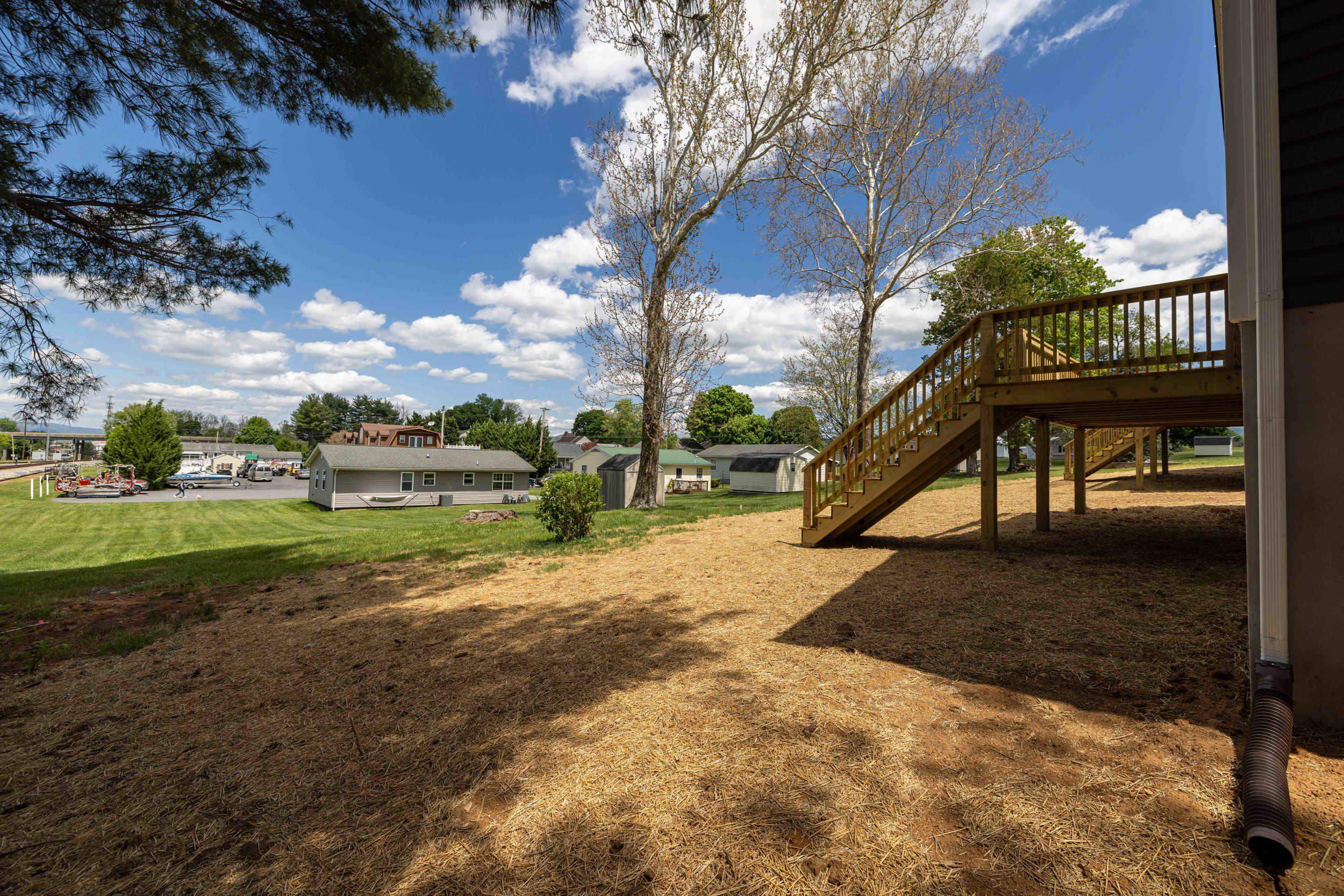 342 W FAIRFAX AVE, ELKTON, Virginia 22827, 3 Bedrooms Bedrooms, ,2 BathroomsBathrooms,Residential,342 W FAIRFAX AVE,676621 MLS # 676621