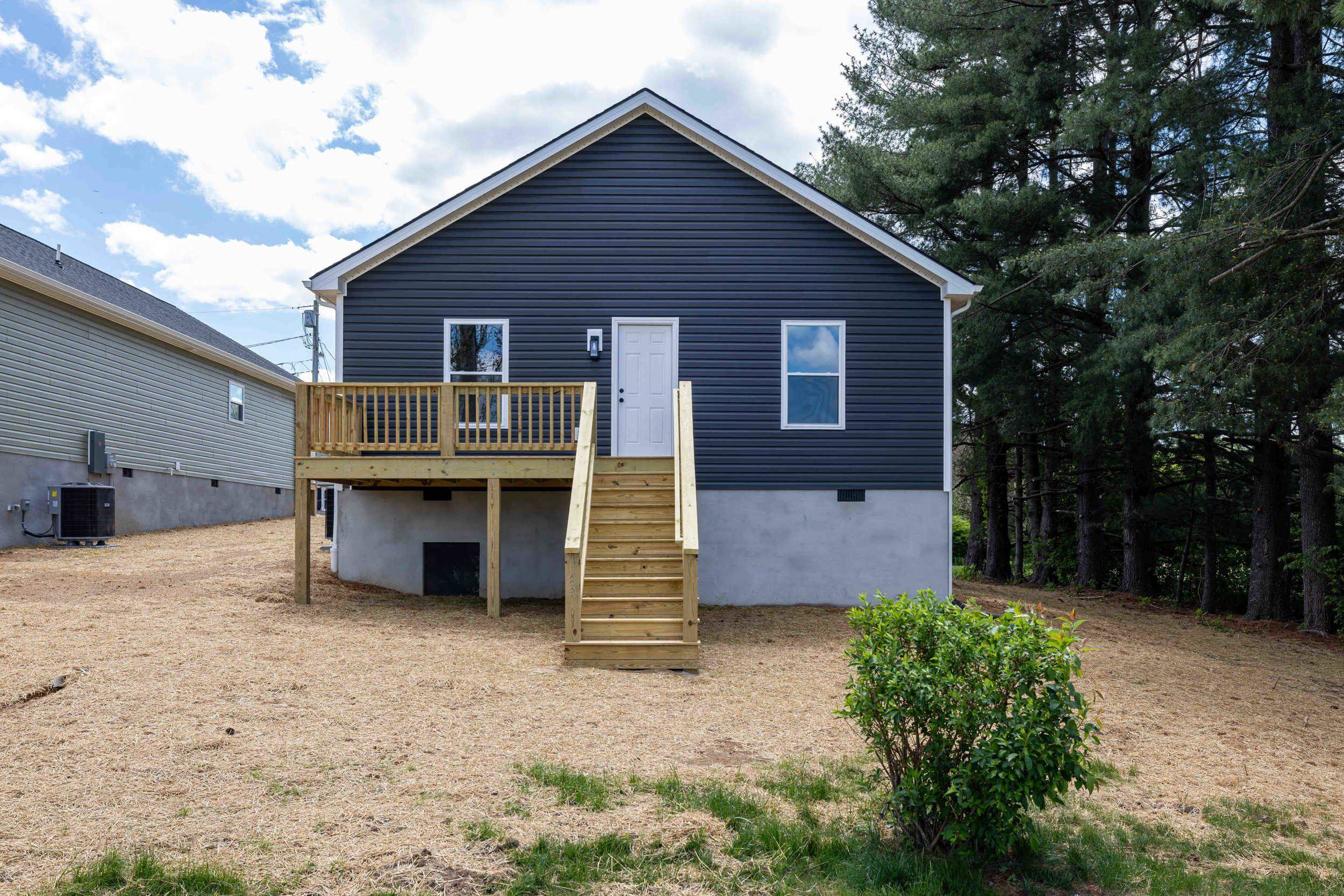 342 W FAIRFAX AVE, ELKTON, Virginia 22827, 3 Bedrooms Bedrooms, ,2 BathroomsBathrooms,Residential,342 W FAIRFAX AVE,676621 MLS # 676621