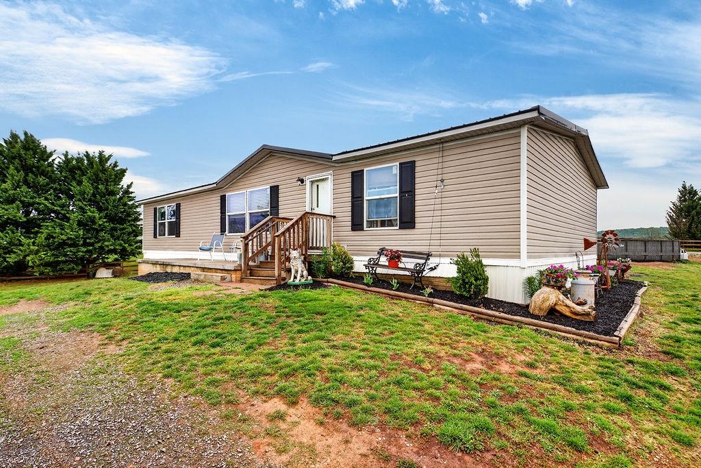 70 MIDDLE LANE RD, GROTTOES, Virginia 24441, 3 Bedrooms Bedrooms, ,2 BathroomsBathrooms,Residential,70 MIDDLE LANE RD,676622 MLS # 676622