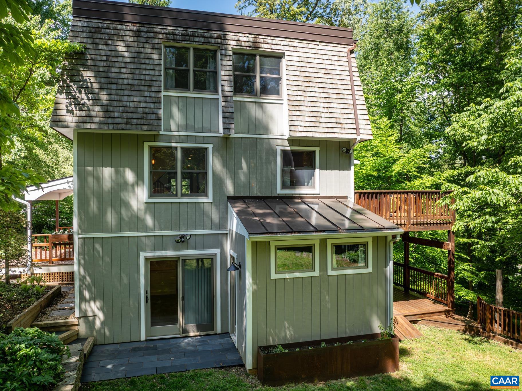 1832 YORKTOWN DR, CHARLOTTESVILLE, Virginia 22901, 4 Bedrooms Bedrooms, ,2 BathroomsBathrooms,Residential,1832 YORKTOWN DR,676624 MLS # 676624