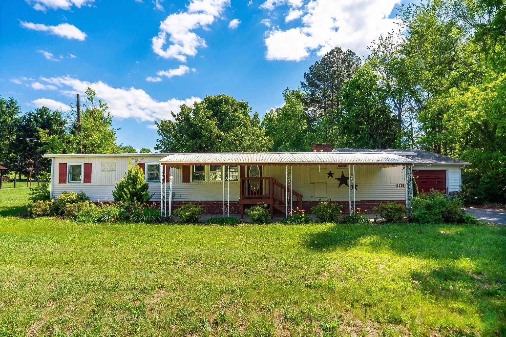 105 MINE BRANCH RD, CRIMORA, Virginia 24431, 3 Bedrooms Bedrooms, ,2 BathroomsBathrooms,Residential,105 MINE BRANCH RD,676625 MLS # 676625