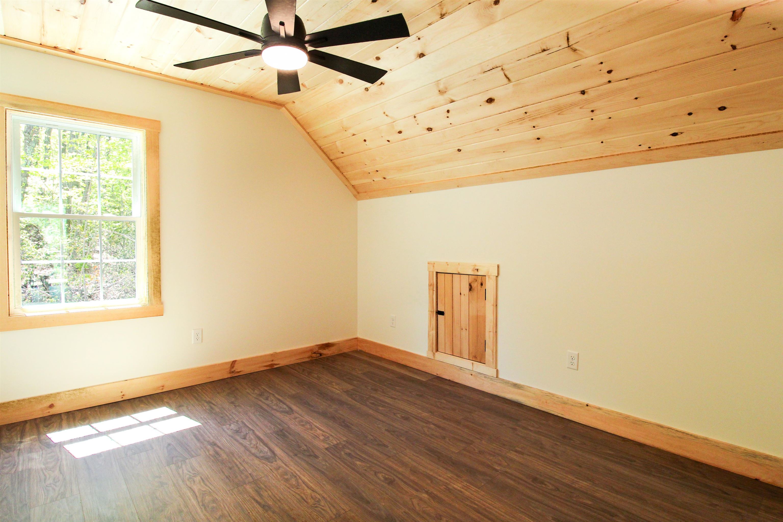 910 LOVE RD, LYNDHURST, Virginia 22952, 4 Bedrooms Bedrooms, ,3 BathroomsBathrooms,Residential,910 LOVE RD,676626 MLS # 676626