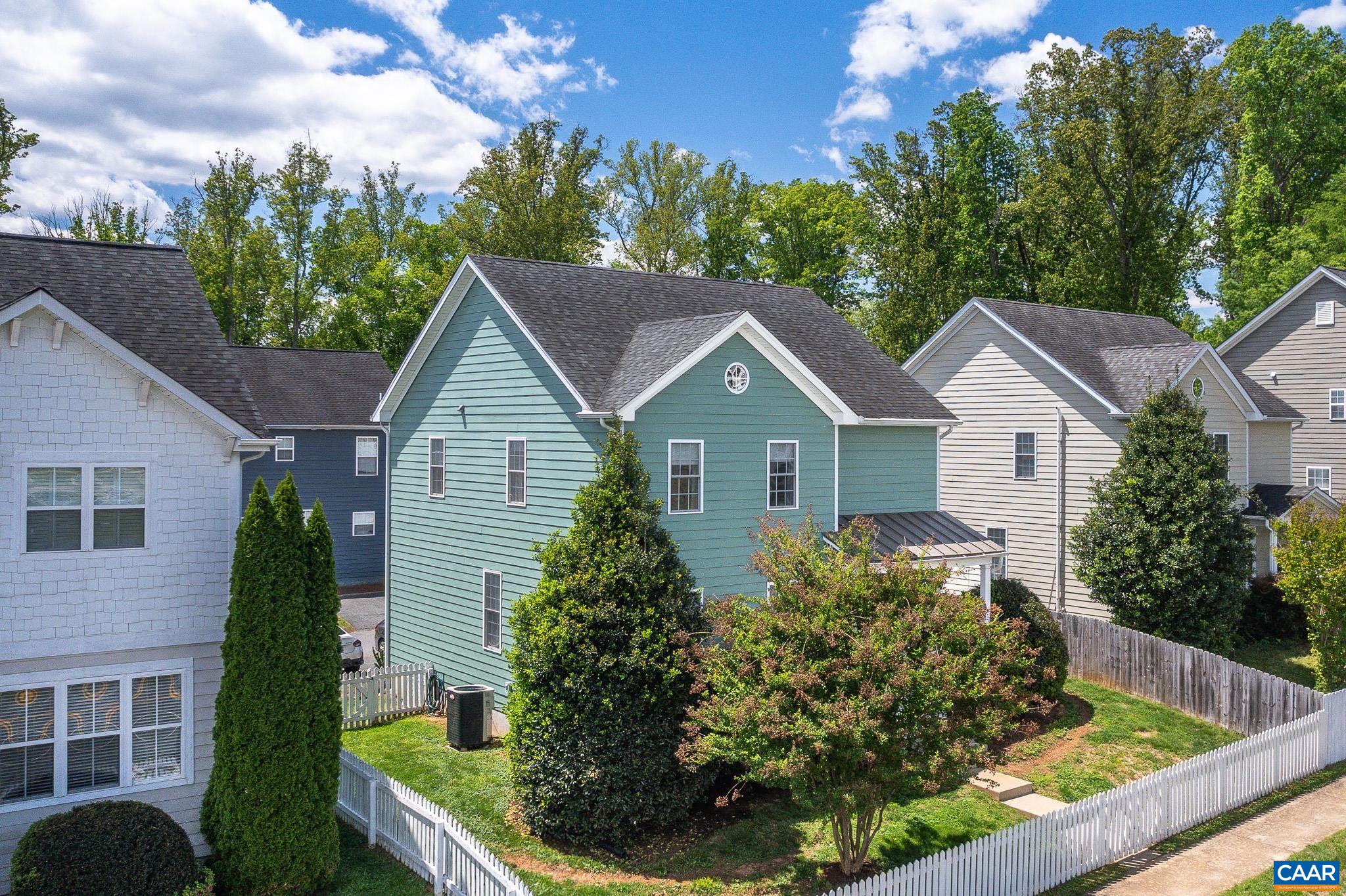 743 COUNTRY GREEN RD, CHARLOTTESVILLE, Virginia 22903, 3 Bedrooms Bedrooms, ,2 BathroomsBathrooms,Residential,743 COUNTRY GREEN RD,676627 MLS # 676627