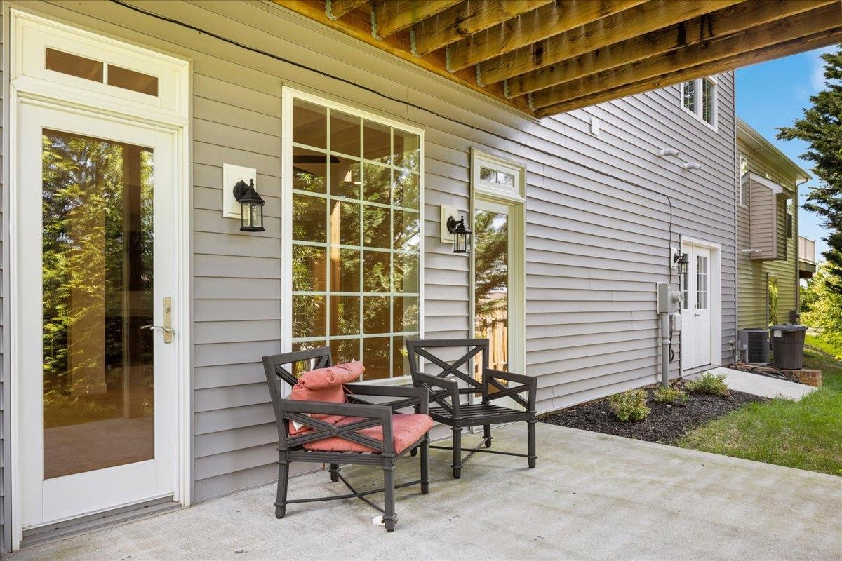 321 BLUE STONE HILLS DR, HARRISONBURG, Virginia 22801, 4 Bedrooms Bedrooms, ,3 BathroomsBathrooms,Residential,321 BLUE STONE HILLS DR,676629 MLS # 676629