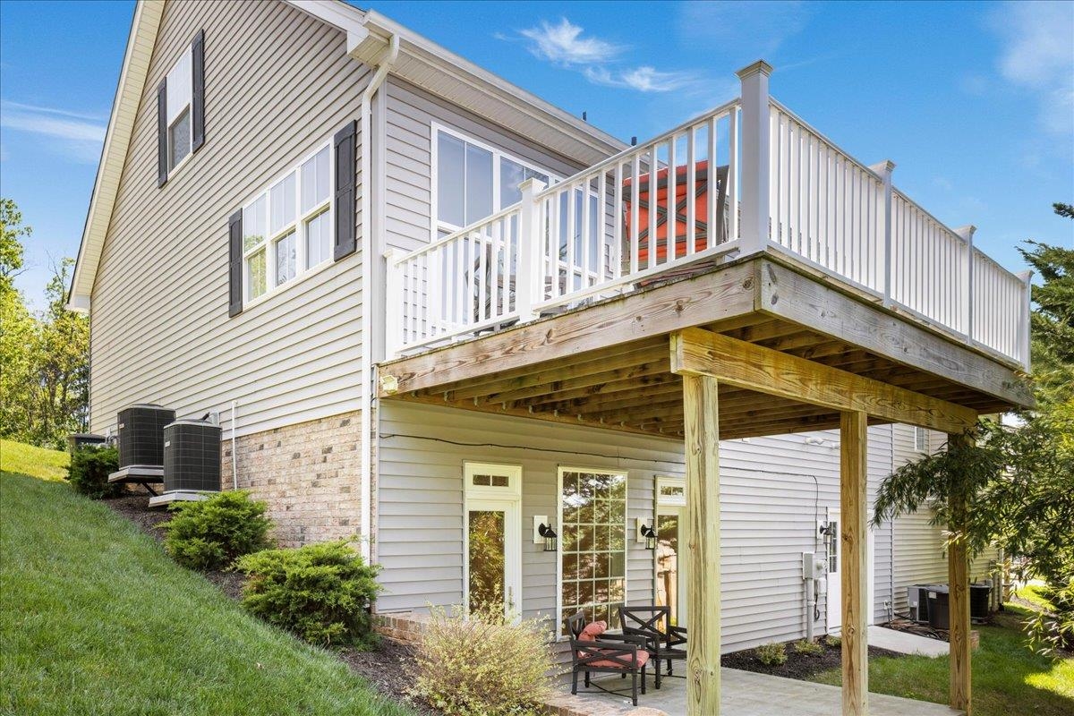 321 BLUE STONE HILLS DR, HARRISONBURG, Virginia 22801, 4 Bedrooms Bedrooms, ,3 BathroomsBathrooms,Residential,321 BLUE STONE HILLS DR,676629 MLS # 676629