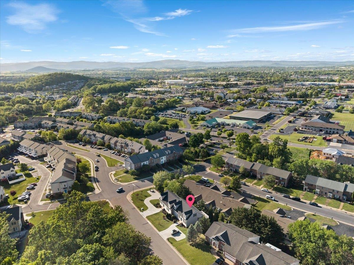 321 BLUE STONE HILLS DR, HARRISONBURG, Virginia 22801, 4 Bedrooms Bedrooms, ,3 BathroomsBathrooms,Residential,321 BLUE STONE HILLS DR,676629 MLS # 676629