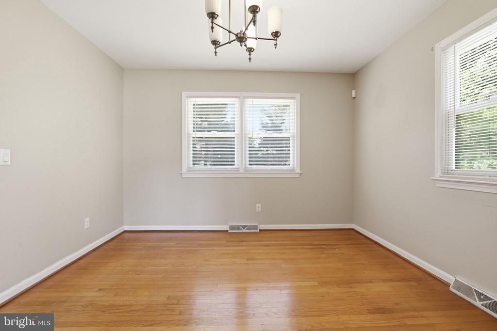 5912 WATSON LN, FREDERICKSBURG, Virginia 22407, 4 Bedrooms Bedrooms, ,2 BathroomsBathrooms,Residential,5912 WATSON LN,VASP2041158 MLS # VASP2041158