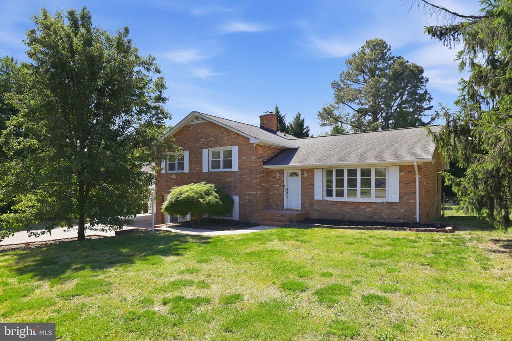 5912 WATSON LN, FREDERICKSBURG, Virginia 22407, 4 Bedrooms Bedrooms, ,2 BathroomsBathrooms,Residential,5912 WATSON LN,VASP2041158 MLS # VASP2041158