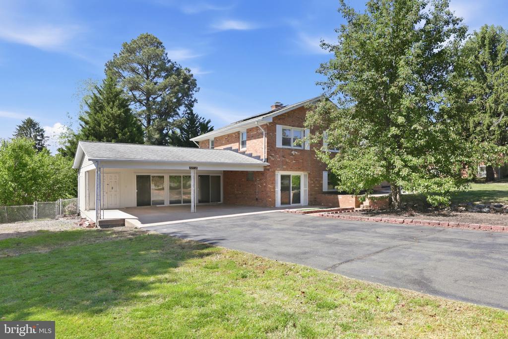 5912 WATSON LN, FREDERICKSBURG, Virginia 22407, 4 Bedrooms Bedrooms, ,2 BathroomsBathrooms,Residential,5912 WATSON LN,VASP2041158 MLS # VASP2041158