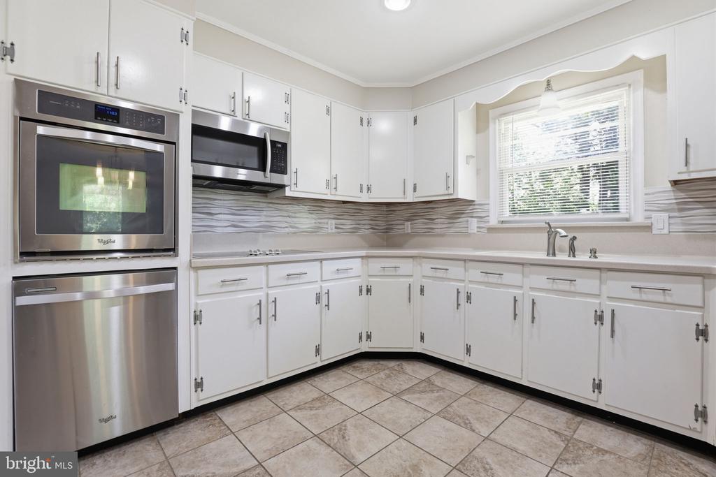 5912 WATSON LN, FREDERICKSBURG, Virginia 22407, 4 Bedrooms Bedrooms, ,2 BathroomsBathrooms,Residential,5912 WATSON LN,VASP2041158 MLS # VASP2041158