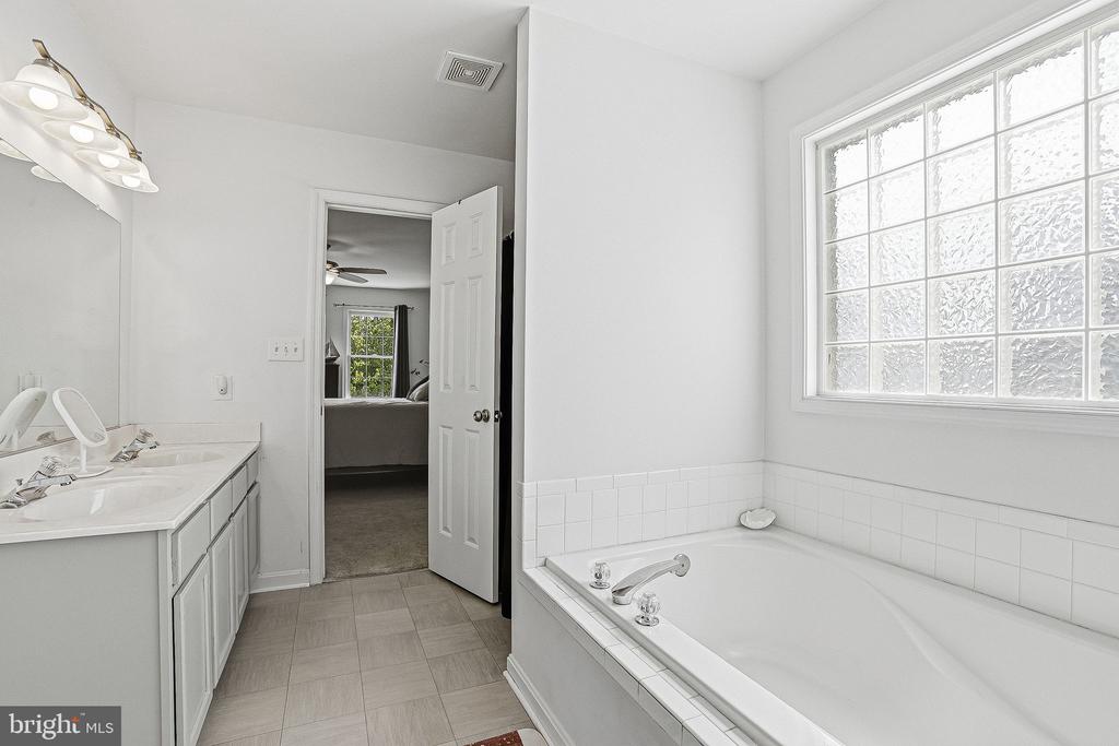 5803 S CEDAR RIDGE LN, FREDERICKSBURG, Virginia 22407, 4 Bedrooms Bedrooms, ,2 BathroomsBathrooms,Residential,5803 S CEDAR RIDGE LN,VASP2041034 MLS # VASP2041034