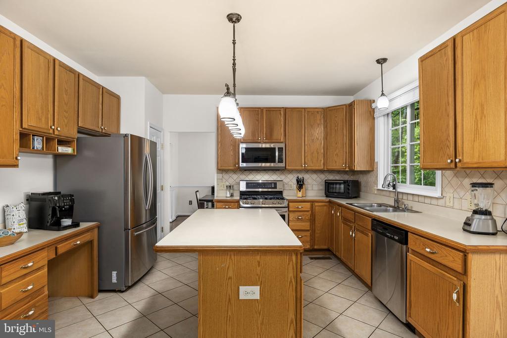 13004 CRESTED CT, FREDERICKSBURG, Virginia 22408, 4 Bedrooms Bedrooms, ,2 BathroomsBathrooms,Residential,13004 CRESTED CT,VASP2040126 MLS # VASP2040126