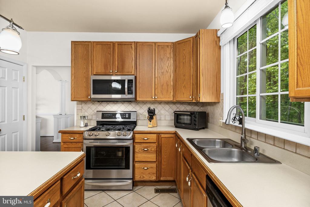 13004 CRESTED CT, FREDERICKSBURG, Virginia 22408, 4 Bedrooms Bedrooms, ,2 BathroomsBathrooms,Residential,13004 CRESTED CT,VASP2040126 MLS # VASP2040126