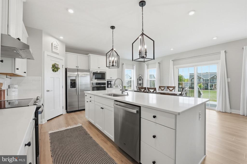 7891 SPOTTED SADDLE CT, WARRENTON, Virginia 20187, 5 Bedrooms Bedrooms, ,3 BathroomsBathrooms,Residential,7891 SPOTTED SADDLE CT,VAFQ2021754 MLS # VAFQ2021754