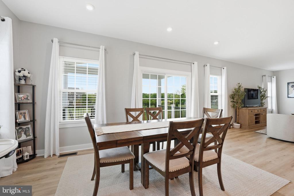 7891 SPOTTED SADDLE CT, WARRENTON, Virginia 20187, 5 Bedrooms Bedrooms, ,3 BathroomsBathrooms,Residential,7891 SPOTTED SADDLE CT,VAFQ2021754 MLS # VAFQ2021754