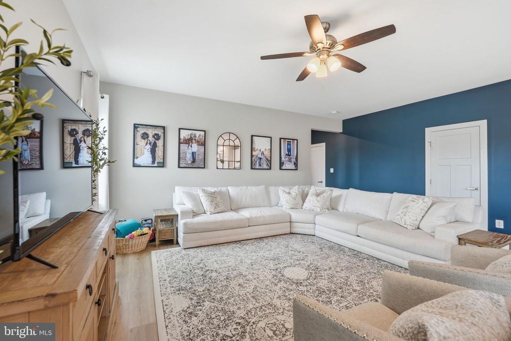 7891 SPOTTED SADDLE CT, WARRENTON, Virginia 20187, 5 Bedrooms Bedrooms, ,3 BathroomsBathrooms,Residential,7891 SPOTTED SADDLE CT,VAFQ2021754 MLS # VAFQ2021754