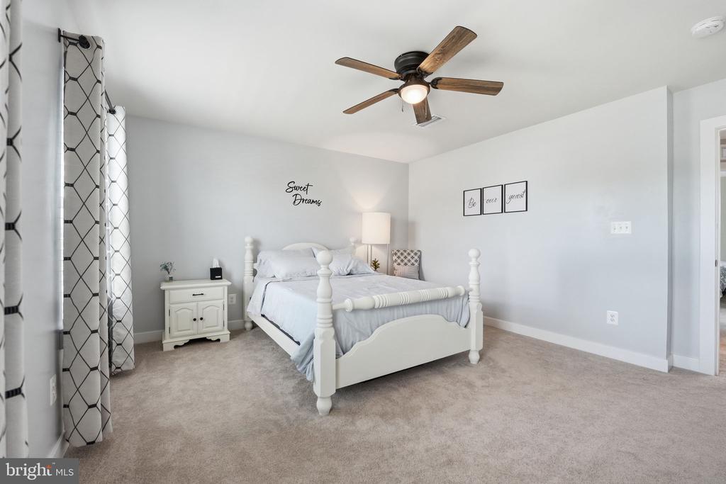 7891 SPOTTED SADDLE CT, WARRENTON, Virginia 20187, 5 Bedrooms Bedrooms, ,3 BathroomsBathrooms,Residential,7891 SPOTTED SADDLE CT,VAFQ2021754 MLS # VAFQ2021754