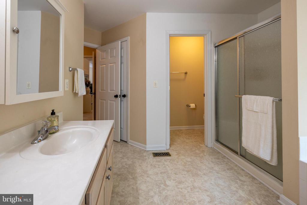 115 HARRIS CT, LOCUST GROVE, Virginia 22508, 3 Bedrooms Bedrooms, ,2 BathroomsBathrooms,Residential,115 HARRIS CT,VAOR2014008 MLS # VAOR2014008