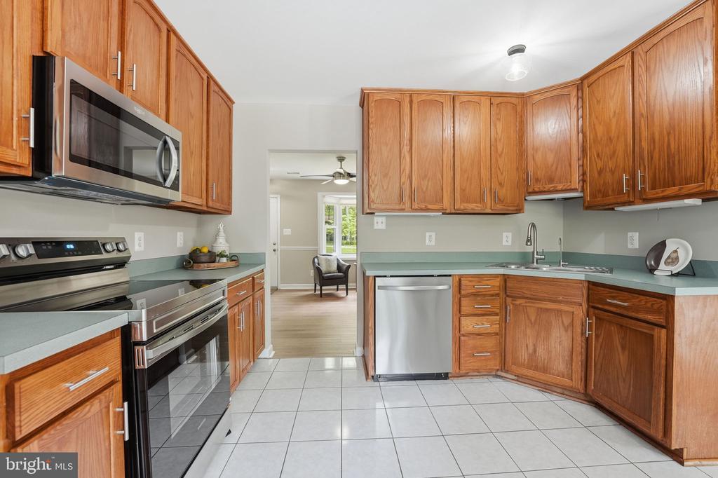 4357 MAGNOLIA LN, CATLETT, Virginia 20119, 3 Bedrooms Bedrooms, ,2 BathroomsBathrooms,Residential,4357 MAGNOLIA LN,VAFQ2021810 MLS # VAFQ2021810