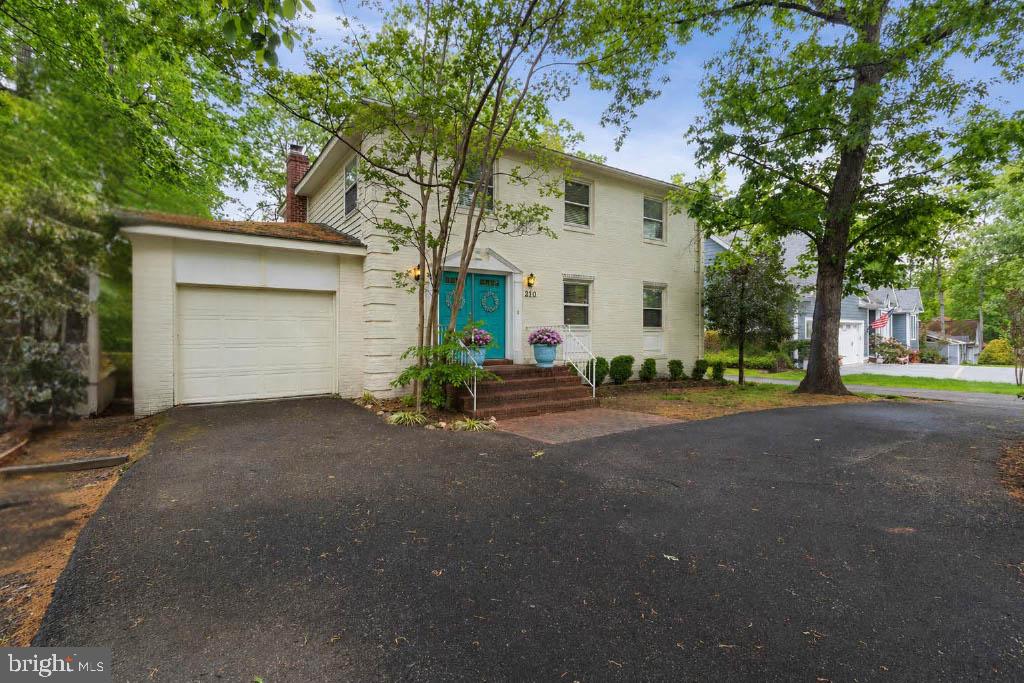210 LIMESTONE LN, LOCUST GROVE, Virginia 22508, 5 Bedrooms Bedrooms, ,2 BathroomsBathrooms,Residential,210 LIMESTONE LN,VAOR2014010 MLS # VAOR2014010