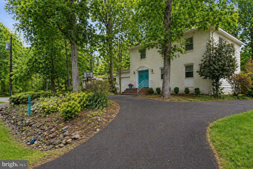 210 LIMESTONE LN, LOCUST GROVE, Virginia 22508, 5 Bedrooms Bedrooms, ,2 BathroomsBathrooms,Residential,210 LIMESTONE LN,VAOR2014010 MLS # VAOR2014010