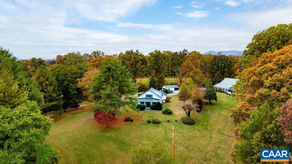 325 OLD ROSELAND RD, ROSELAND, Virginia 22967, 5 Bedrooms Bedrooms, ,3 BathroomsBathrooms,Residential,Possum Trot,325 OLD ROSELAND RD,670821 MLS # 670821