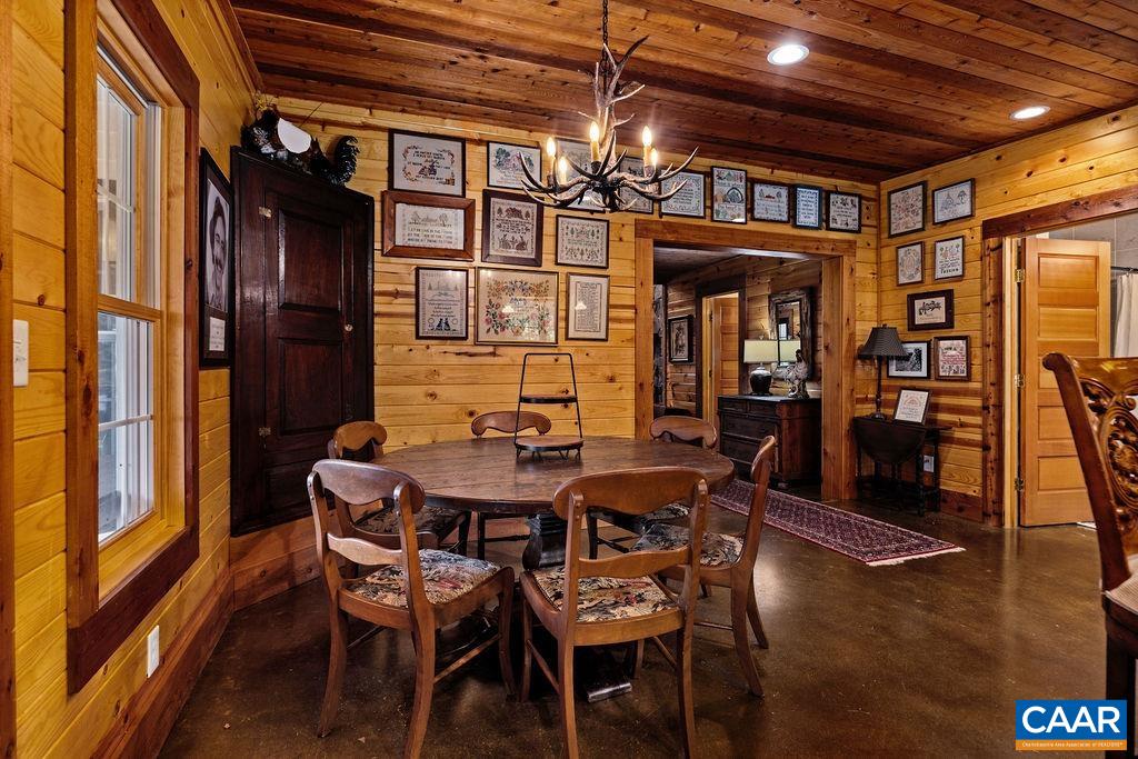 325 OLD ROSELAND RD, ROSELAND, Virginia 22967, 5 Bedrooms Bedrooms, ,3 BathroomsBathrooms,Residential,Possum Trot,325 OLD ROSELAND RD,670821 MLS # 670821