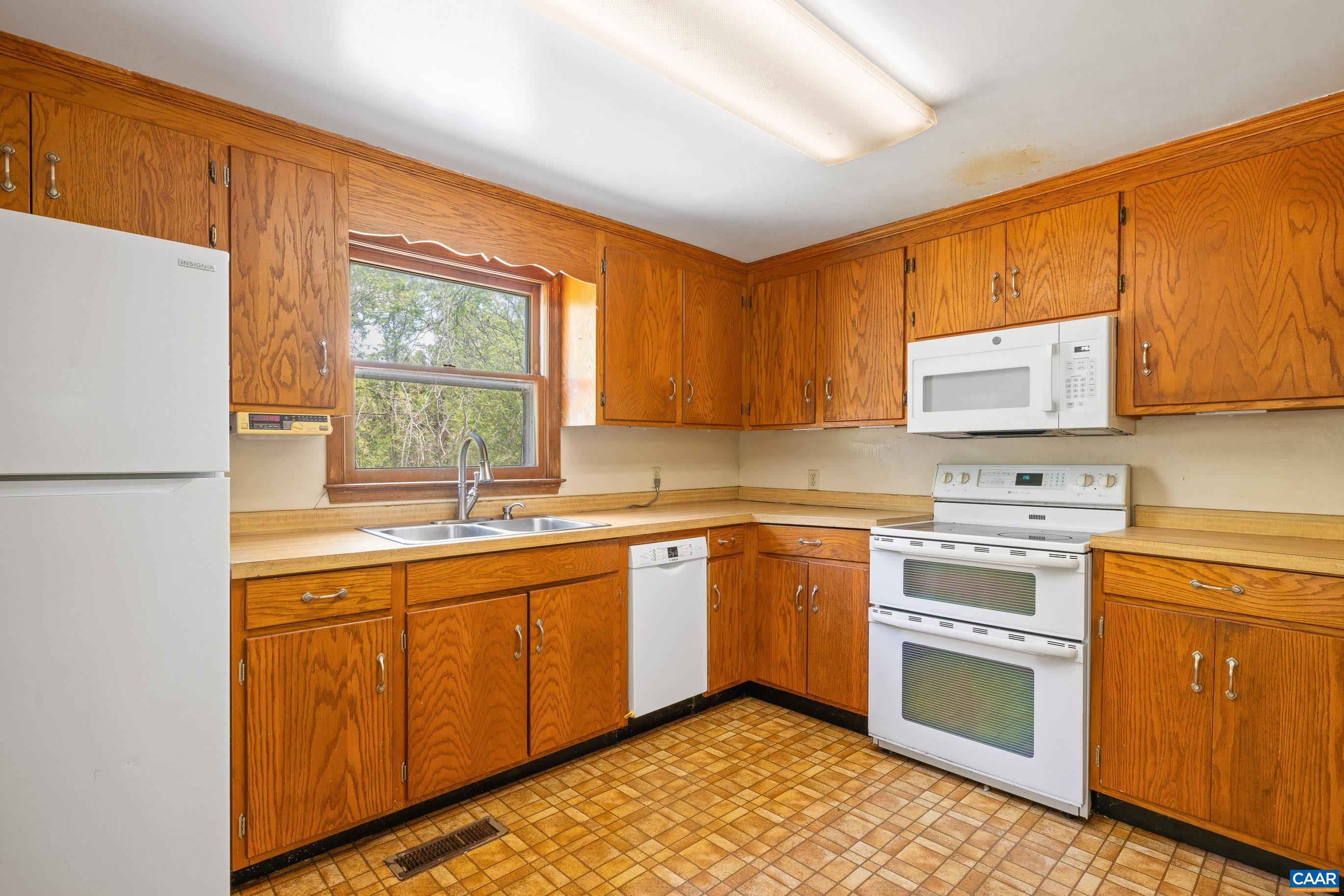 6999 BLENHEIM RD, SCOTTSVILLE, Virginia 24590, 3 Bedrooms Bedrooms, ,2 BathroomsBathrooms,Residential,6999 BLENHEIM RD,676447 MLS # 676447