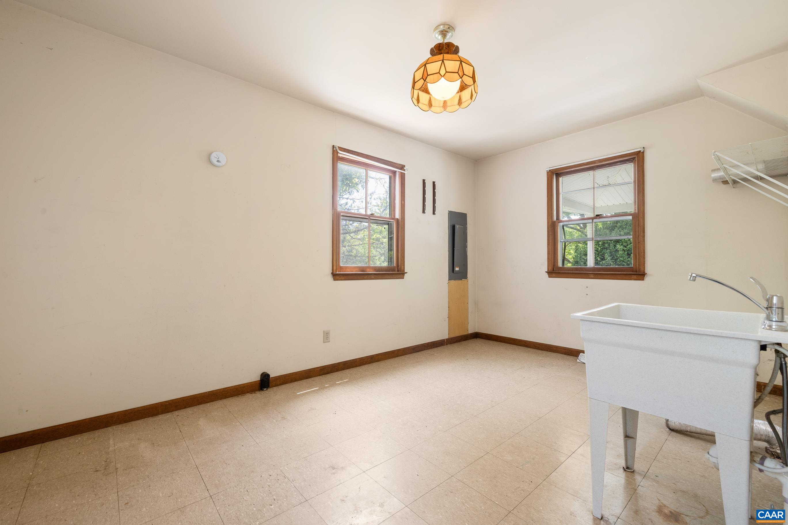 6999 BLENHEIM RD, SCOTTSVILLE, Virginia 24590, 3 Bedrooms Bedrooms, ,2 BathroomsBathrooms,Residential,6999 BLENHEIM RD,676447 MLS # 676447