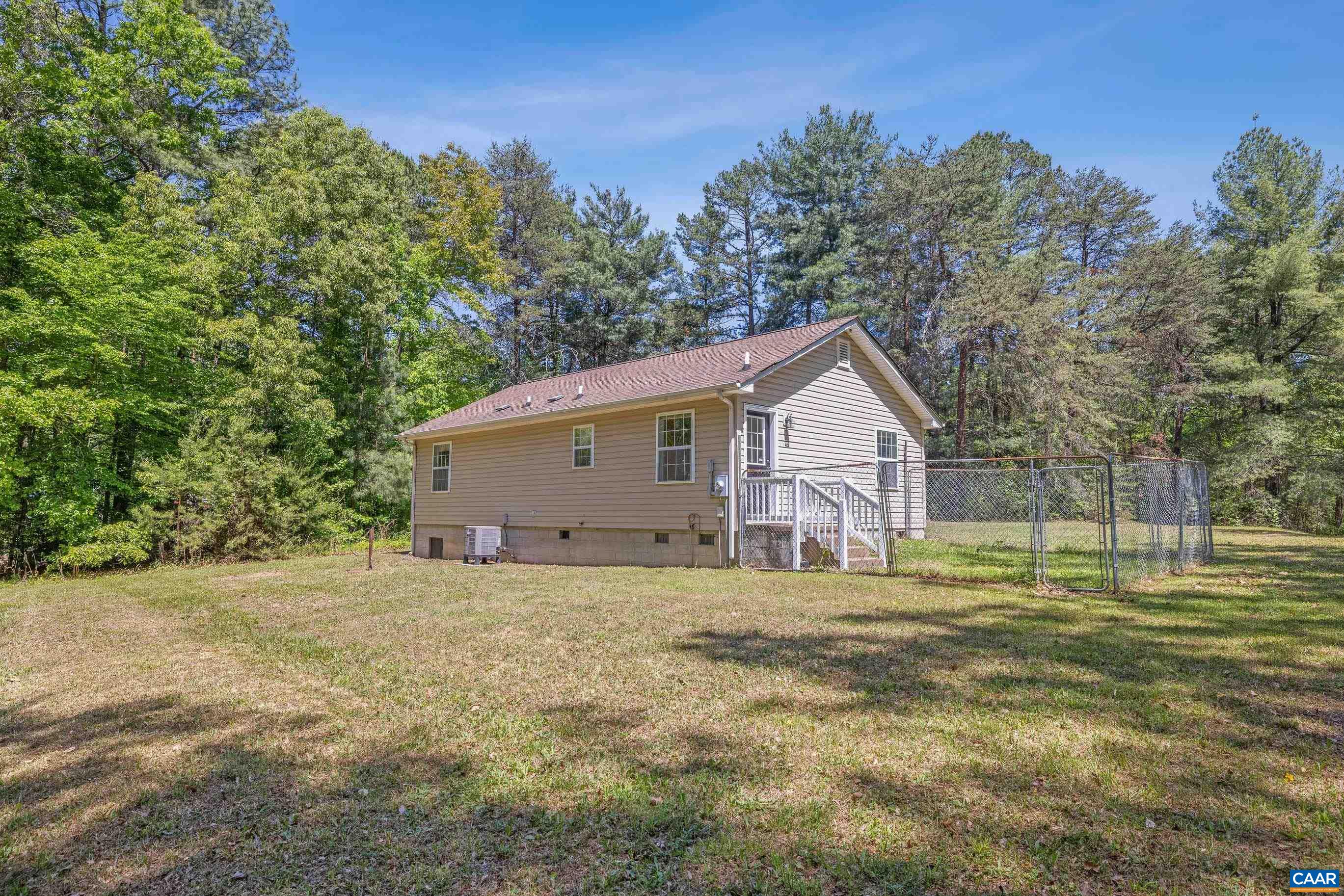 82 DAVIS LN, FORK UNION, Virginia 23055, 3 Bedrooms Bedrooms, ,1 BathroomBathrooms,Residential,82 DAVIS LN,676572 MLS # 676572