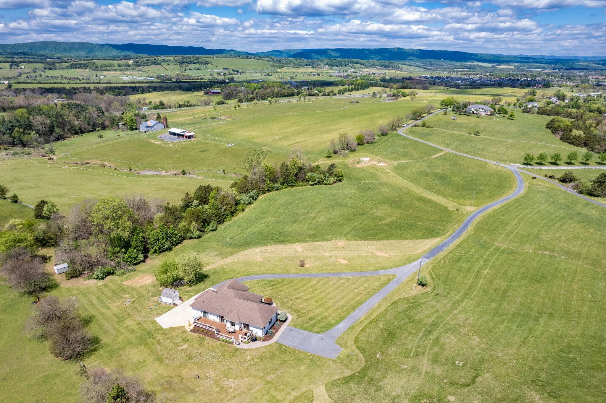 10005 BONNY BRAE LN, BROADWAY, Virginia 22815, 4 Bedrooms Bedrooms, ,3 BathroomsBathrooms,Residential,10005 BONNY BRAE LN,676638 MLS # 676638