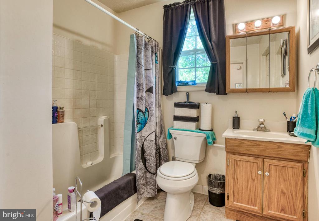8427 TALL OAK DR, CULPEPER, Virginia 22701, 2 Bedrooms Bedrooms, ,2 BathroomsBathrooms,Residential,8427 TALL OAK DR,VACU2013502 MLS # VACU2013502