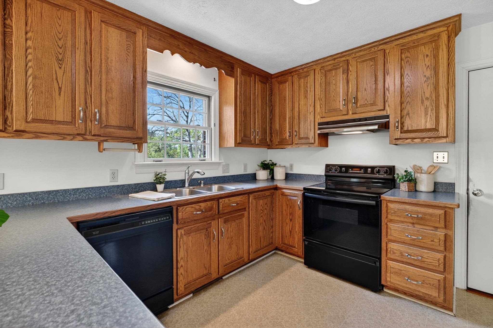 182 MIKES KNOB LN, WAYNESBORO, Virginia 22980, 3 Bedrooms Bedrooms, ,2 BathroomsBathrooms,Residential,182 MIKES KNOB LN,676648 MLS # 676648