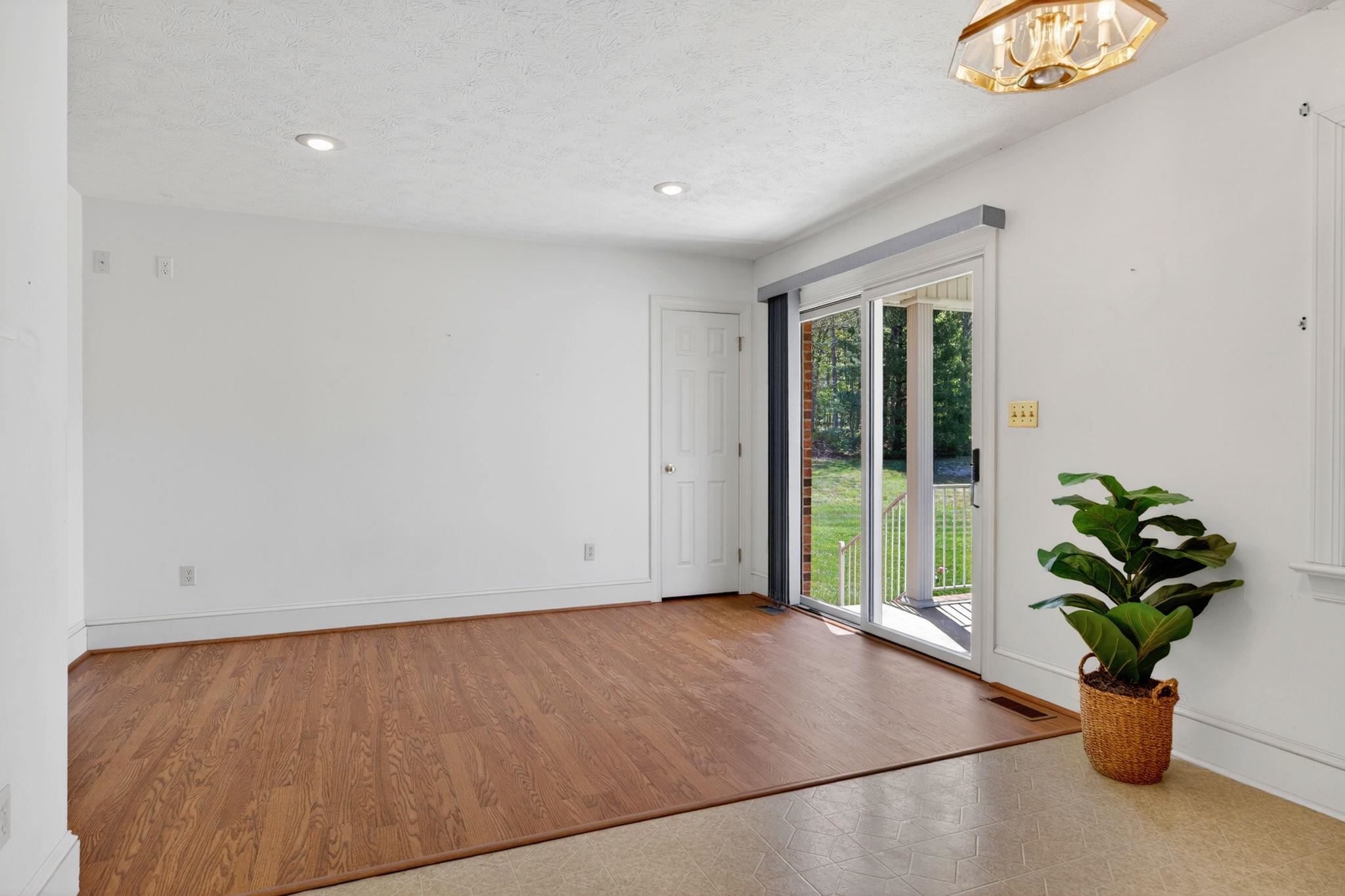 182 MIKES KNOB LN, WAYNESBORO, Virginia 22980, 3 Bedrooms Bedrooms, ,2 BathroomsBathrooms,Residential,182 MIKES KNOB LN,676648 MLS # 676648