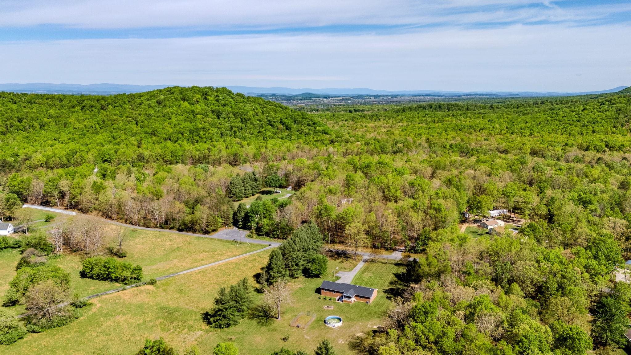 182 MIKES KNOB LN, WAYNESBORO, Virginia 22980, 3 Bedrooms Bedrooms, ,2 BathroomsBathrooms,Residential,182 MIKES KNOB LN,676648 MLS # 676648