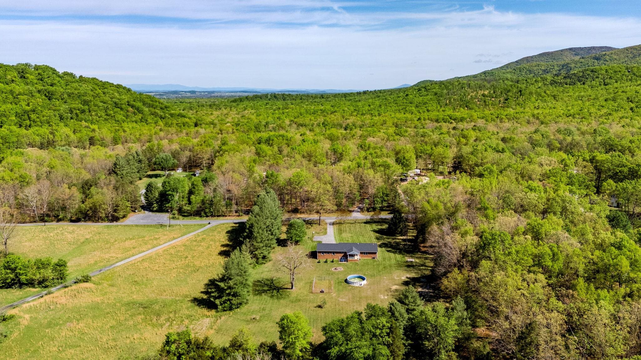182 MIKES KNOB LN, WAYNESBORO, Virginia 22980, 3 Bedrooms Bedrooms, ,2 BathroomsBathrooms,Residential,182 MIKES KNOB LN,676648 MLS # 676648