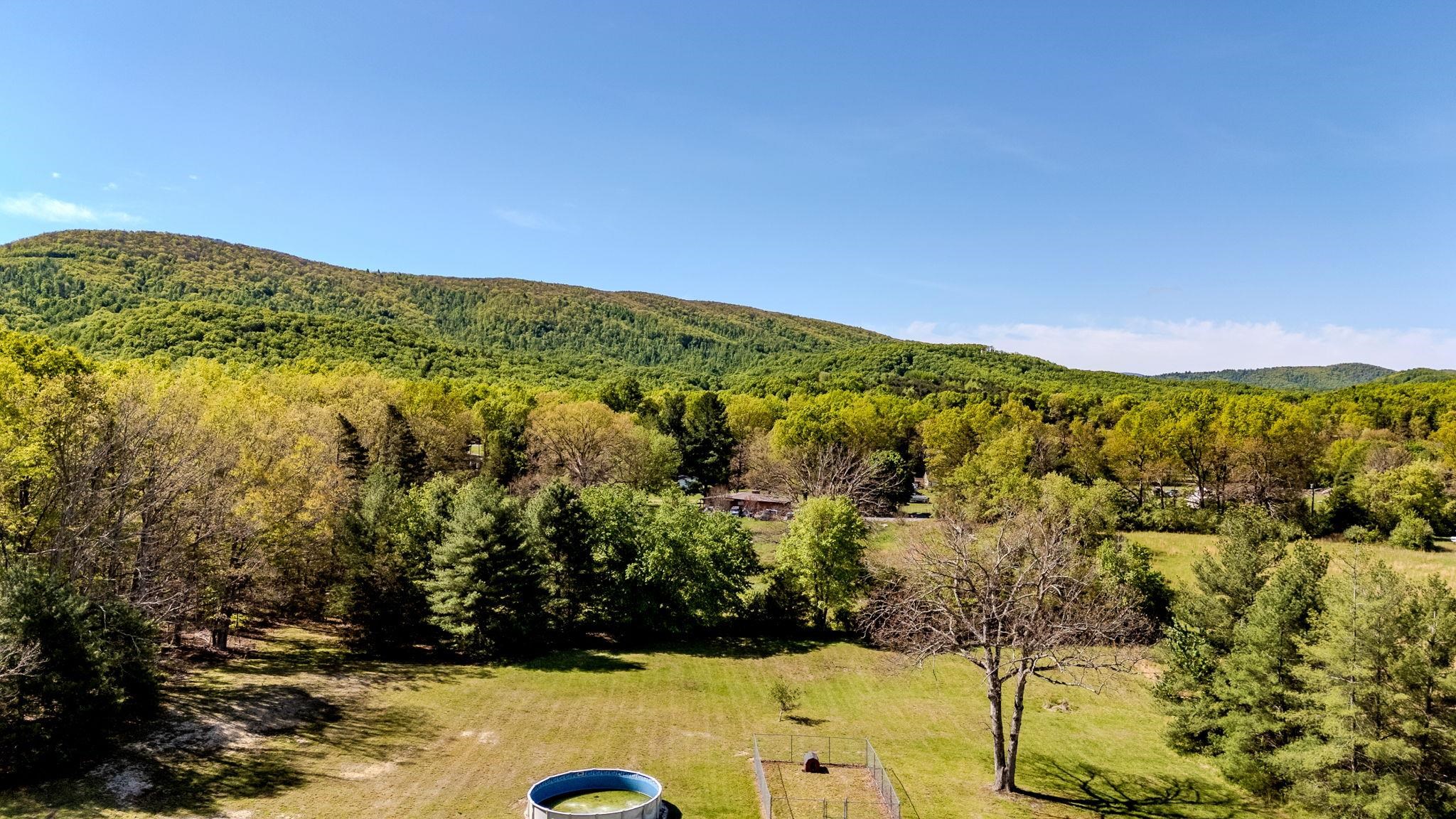 182 MIKES KNOB LN, WAYNESBORO, Virginia 22980, 3 Bedrooms Bedrooms, ,2 BathroomsBathrooms,Residential,182 MIKES KNOB LN,676648 MLS # 676648