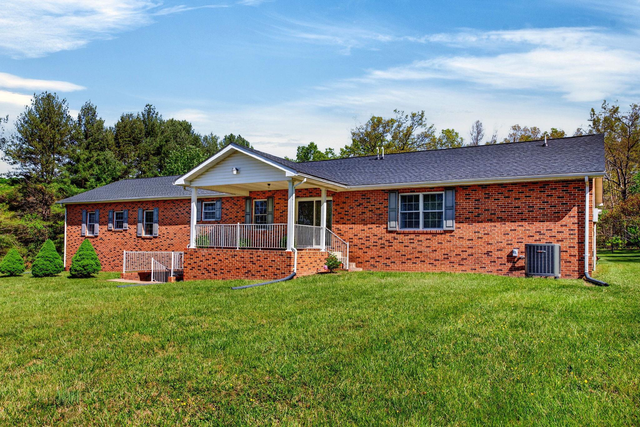 182 MIKES KNOB LN, WAYNESBORO, Virginia 22980, 3 Bedrooms Bedrooms, ,2 BathroomsBathrooms,Residential,182 MIKES KNOB LN,676648 MLS # 676648