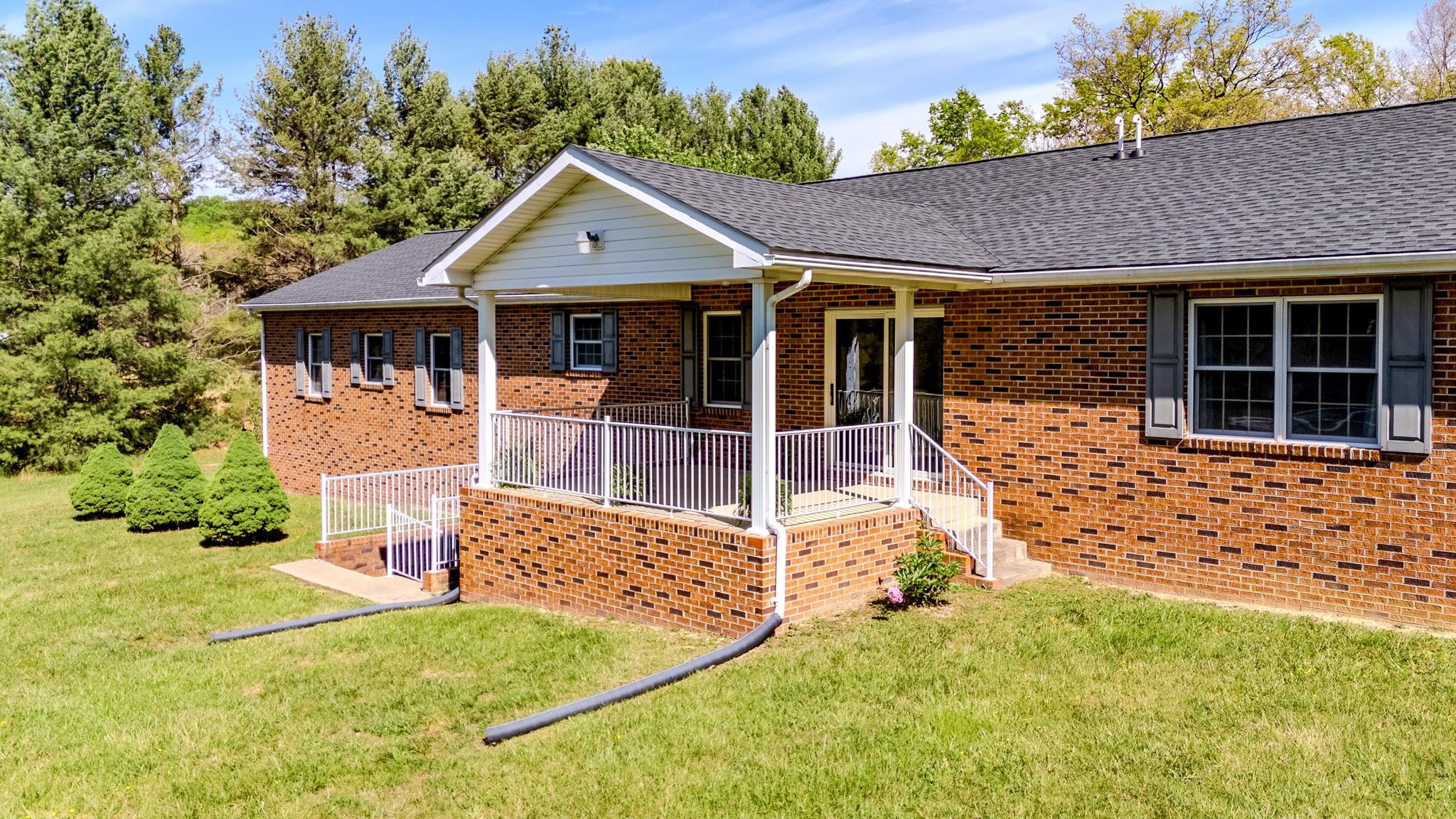 182 MIKES KNOB LN, WAYNESBORO, Virginia 22980, 3 Bedrooms Bedrooms, ,2 BathroomsBathrooms,Residential,182 MIKES KNOB LN,676648 MLS # 676648