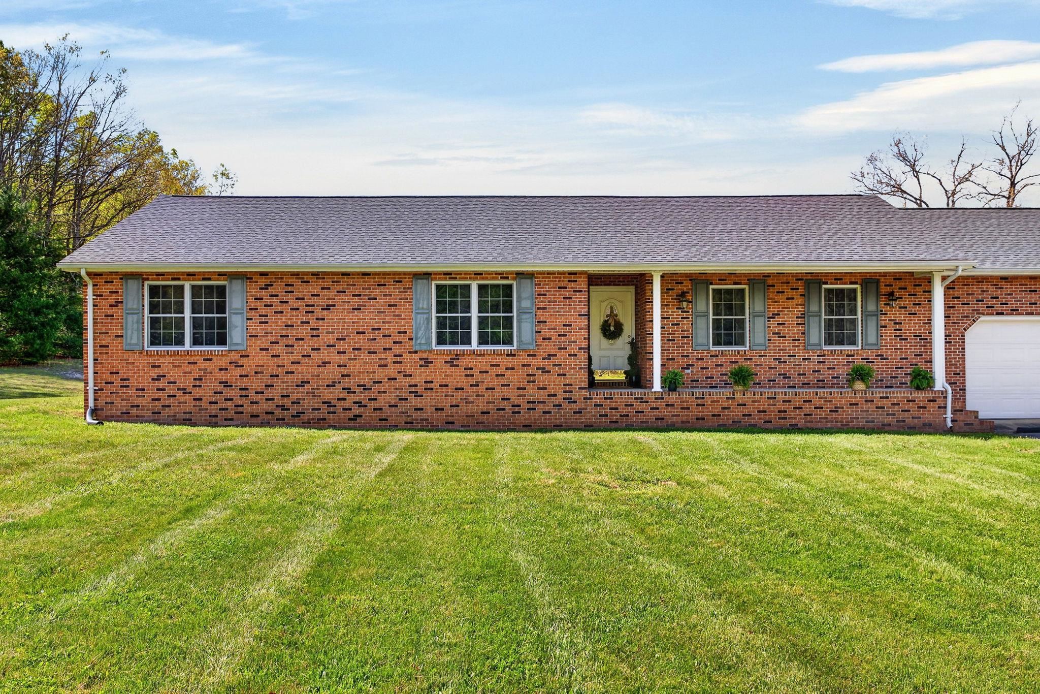 182 MIKES KNOB LN, WAYNESBORO, Virginia 22980, 3 Bedrooms Bedrooms, ,2 BathroomsBathrooms,Residential,182 MIKES KNOB LN,676648 MLS # 676648