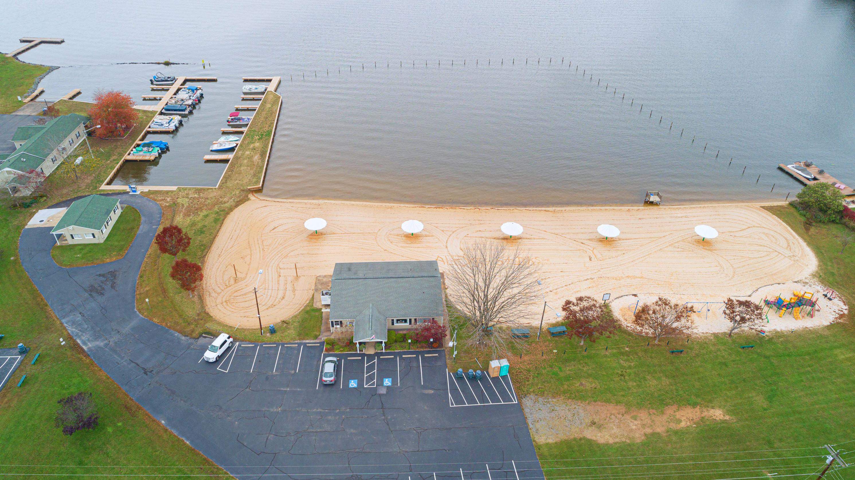 603 N LAKESHORE DR, LOUISA, Virginia 23093, 2 Bedrooms Bedrooms, ,2 BathroomsBathrooms,Residential,603 N LAKESHORE DR,676650 MLS # 676650